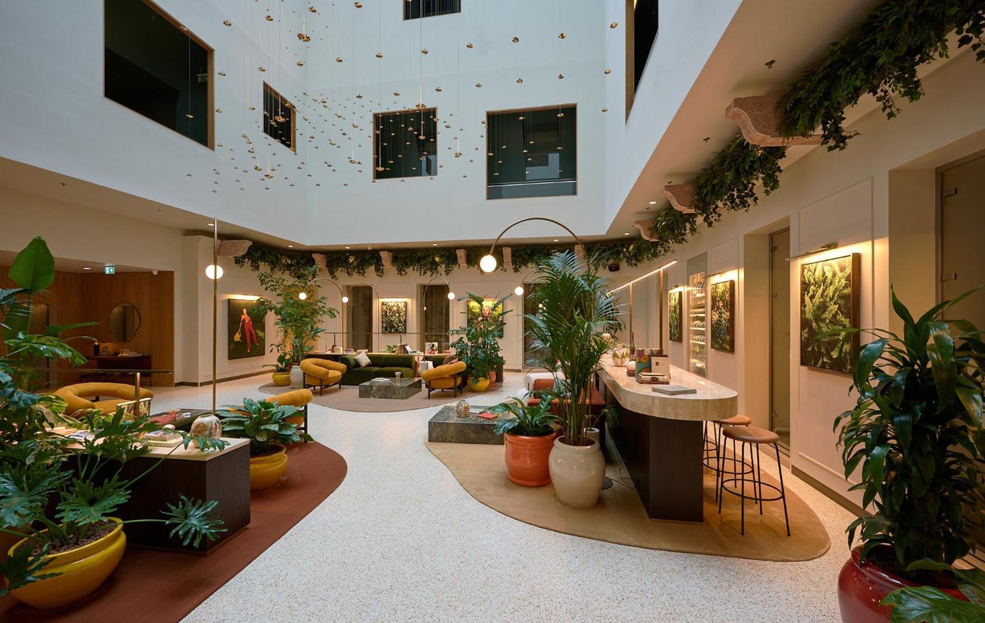 Verno House Budapest, Vignette Collection By Ihg Exteriör bild The lobby of the hotel
